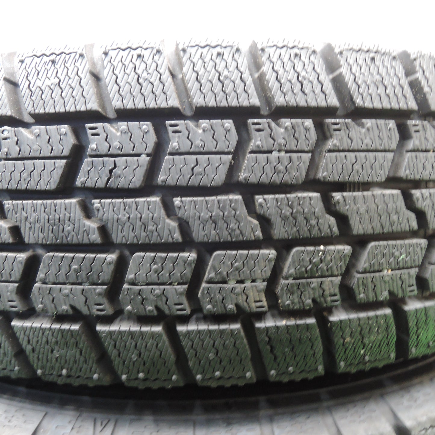 *送料無料*バリ溝！22年！ほぼ10分★スタッドレス 155/65R13 グッドイヤー アイスナビ7 Treffer トレファー 13インチ PCD100/4H★4011506NJス