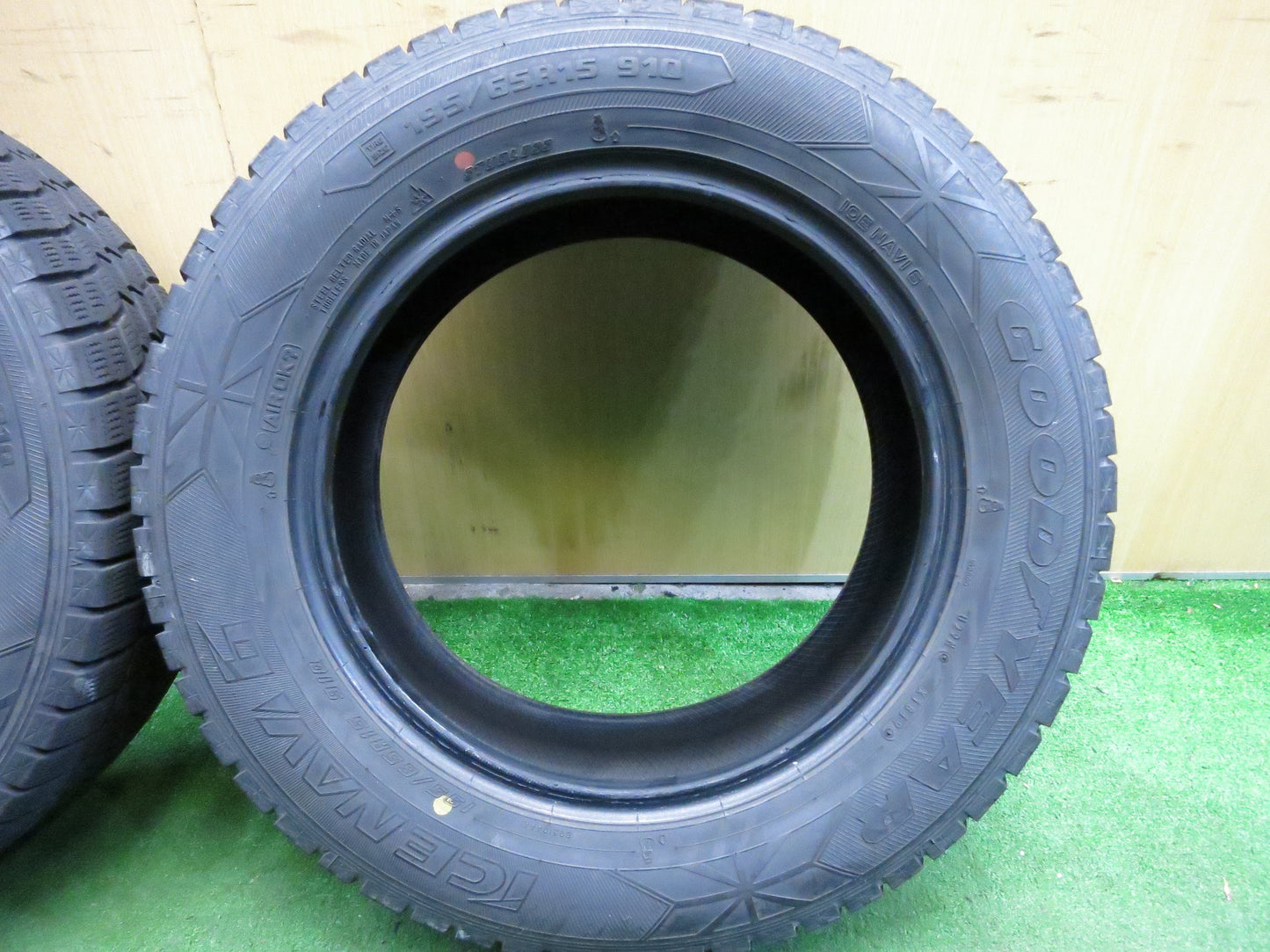 [送料無料]4本価格！19年★スタッドレス 195/65R15 グッドイヤー アイスナビ6 タイヤ 15インチ ノア ヴォクシー プリウス 等★3010601Hスタ