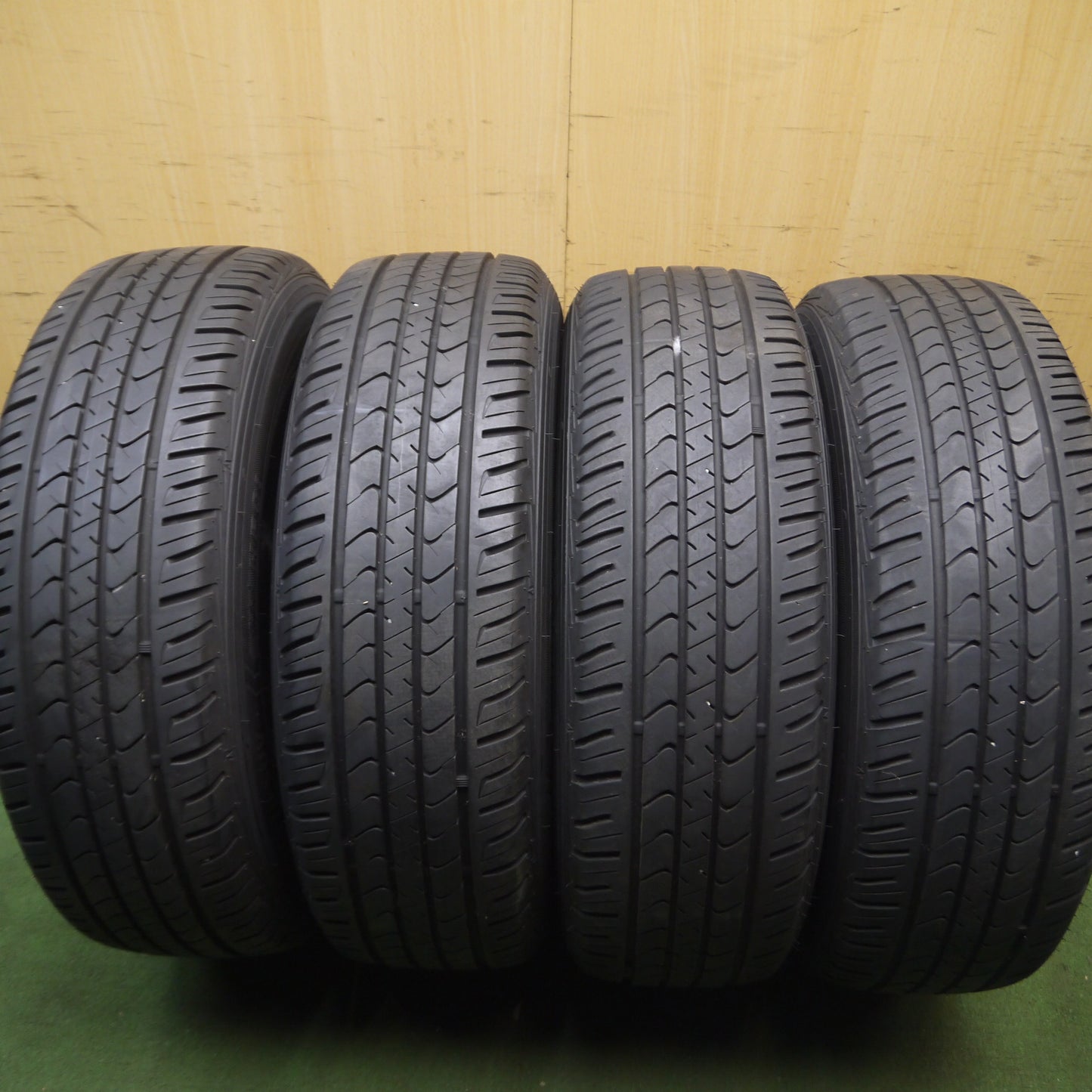 *送料無料*バリ溝！キレイ！9.5分★マツダ 純正 225/60R18 グッドイヤー EfficientGrip SUV hybrid HP01 18インチ PCD114.3/5H★3121914Hノ