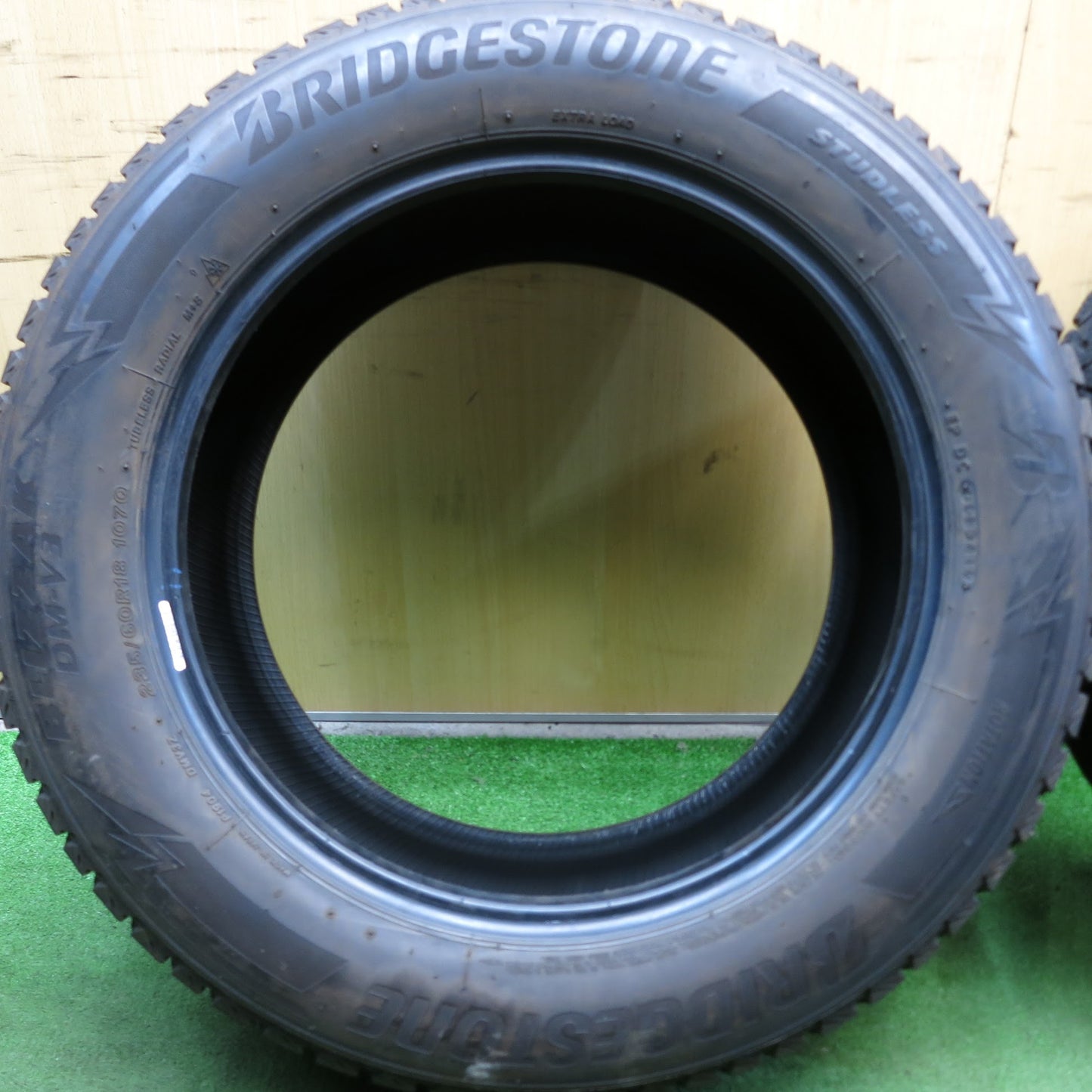 [送料無料]バリ溝！19年！9分★スタッドレス 235/60R18 ブリヂストン ブリザック DM-V3 タイヤ 18インチ レクサス NX RX CR-V CX-60 等★3050101Hスタ