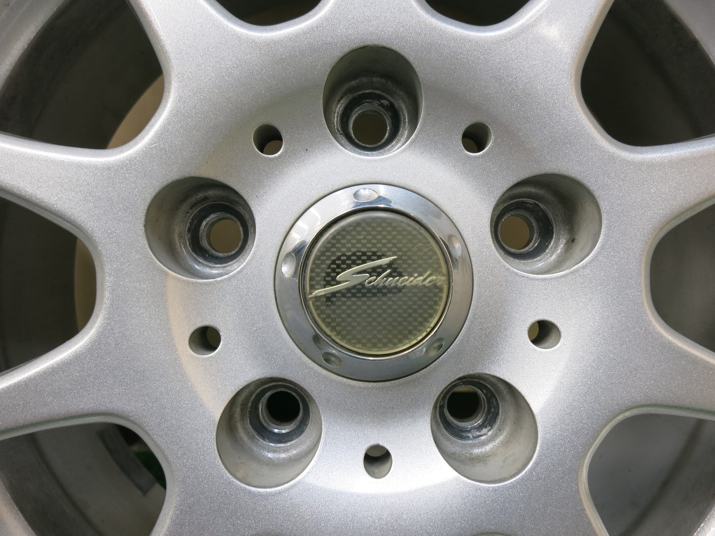 [送料無料]バリ溝！9分★スタッドレス 195/65R15 ヨコハマ アイスガード iG60 Schneider シュナイダー 15インチ PCD114.3/5H★2122302ヒス