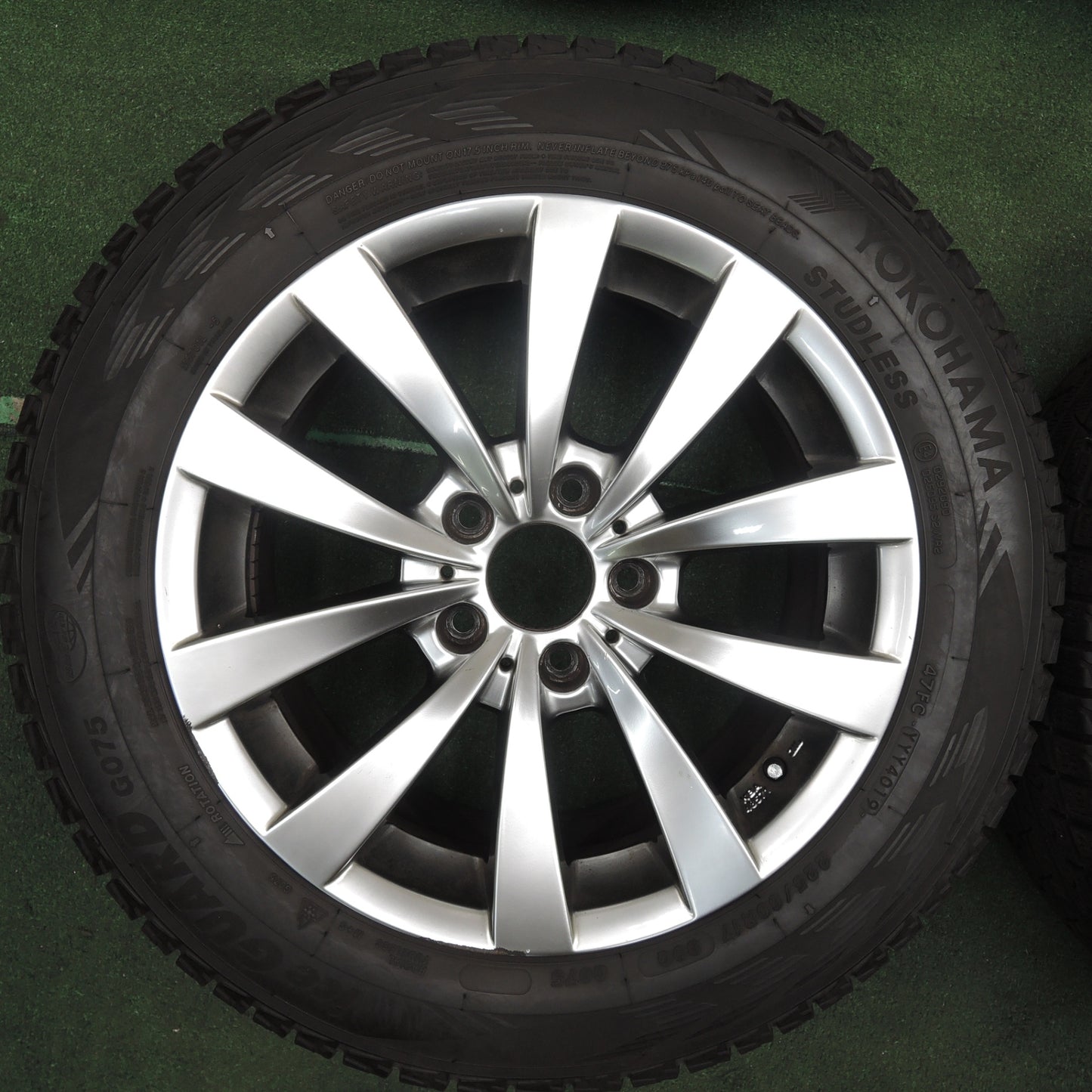 *送料無料* バリ溝！9分★BMW 等 MOTEC 225/60R17 スタッドレス ヨコハマ アイスガード G075 モーテック 17インチ PCD120/5H★4030505TNス