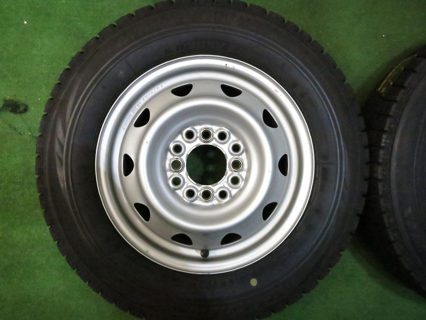 [送料無料]バリ溝！20年！ほぼ10分★スタッドレス 145/80R13 ブリヂストン ブリザック VRX スチール ホイール 13インチ PCD100 110 114.3/4H マルチ★3012703Hス