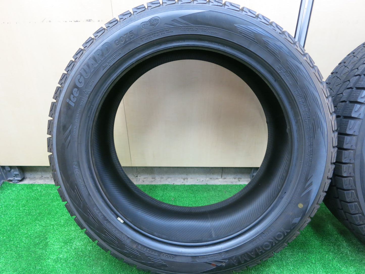 [送料無料]ほぼ未使用！18年★スタッドレス 255/50R20 ヨコハマ アイスガード G075 タイヤ 20インチ ムラーノ エクスプローラー レンジローバー 等★2100405ヒスタ