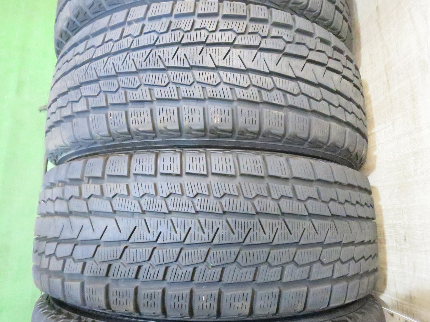 [送料無料]バリ溝！綺麗！9分★スタッドレス レアマイスター 235/55R20 LEHRMEISTER L-Fラウンジ ヨコハマ アイスガード G075 PCD114.3/5H★3022709Hス