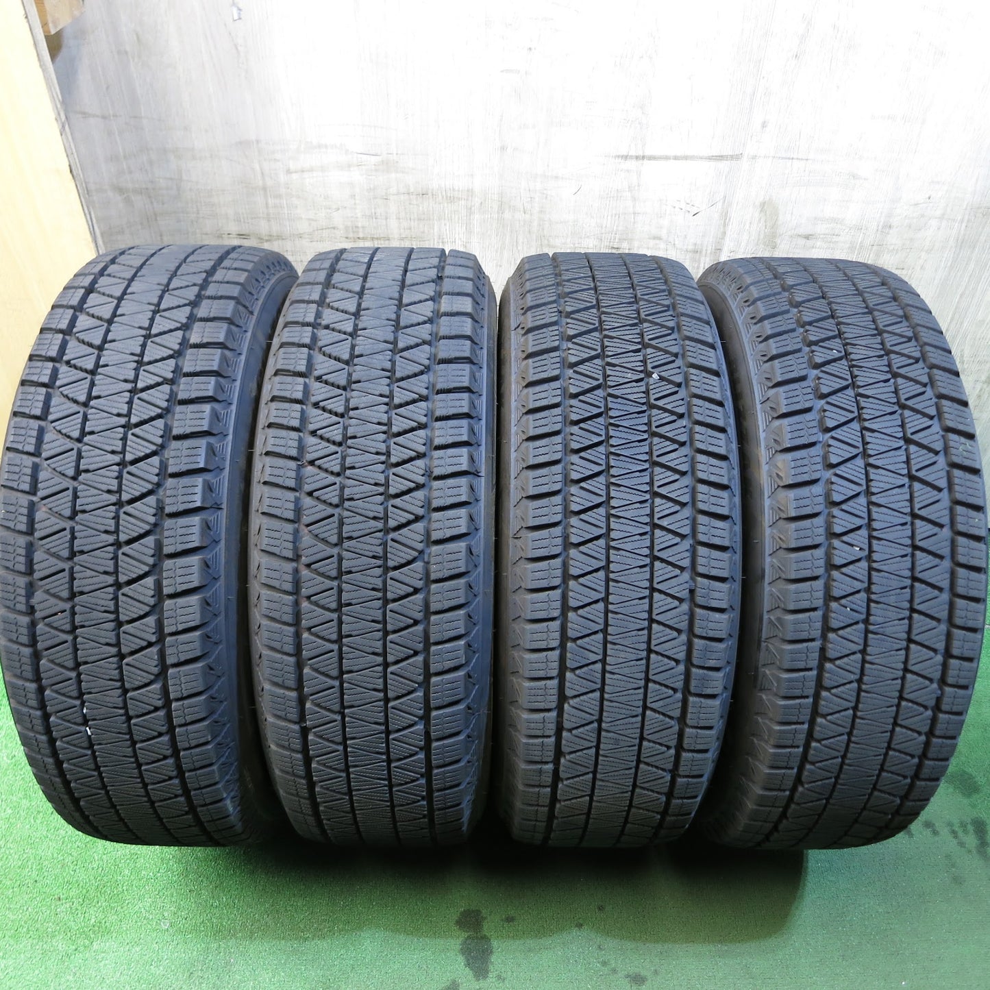 [送料無料]バリ溝！22年！キレイ！9.5分★スタッドレス 225/65R17 ブリヂストン ブリザック DM-V3 PREO プレオ 17インチ PCD114.3/5H★3052602Hス