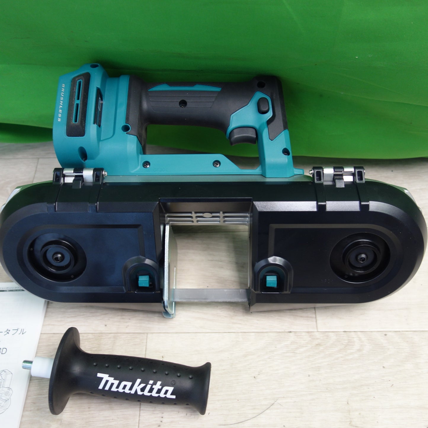 [送料無料] 美品！使用少☆マキタ 充電式 ポータブル バンドソー PB183D 電動 工具 切断機☆