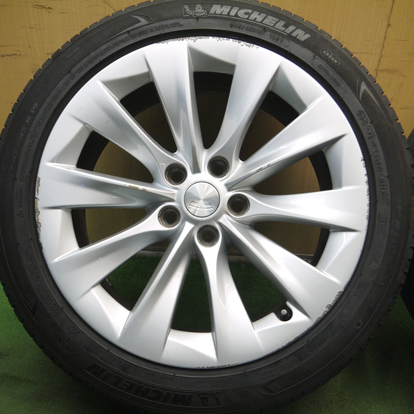 *送料無料*バリ溝！21年！8.5分★テスラ モデルS 純正 245/45R19 ミシュラン プライマシー3 19インチ PCD120/5H★3122011Hノ