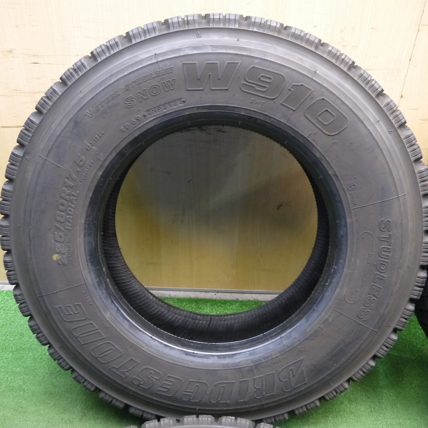 [送料無料]4本価格！22年★トラック タイヤ 225/80R17.5 123/122L スタッドレス ブリヂストン W910 17.5インチ★3050302クスタ
