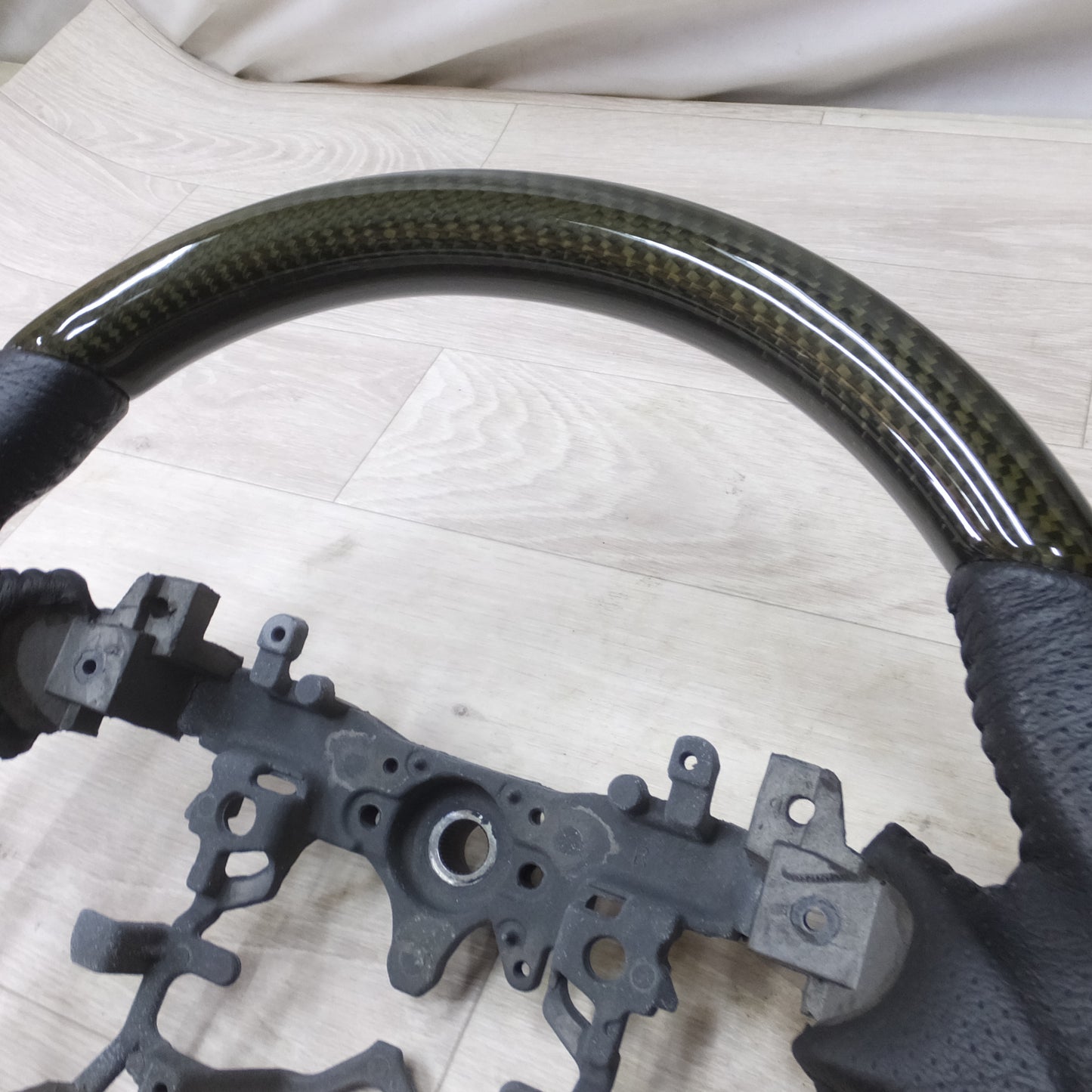 [送料無料] ◆REAL レアル ZVW30 プリウス NHP10 アクア 30-2-BKC ブラックカーボン ステアリング◆