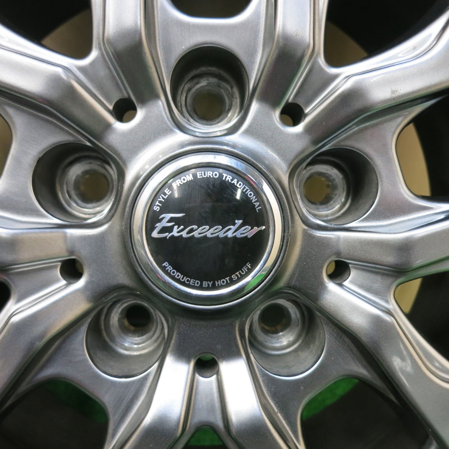 [送料無料]バリ溝！21年！綺麗！9.5分★スタッドレス 195/65R15 ダンロップ ウインターマックス WM02 Exceeder HOT STUFF エクシーダー PCD114.3/5H★3031503ヒス