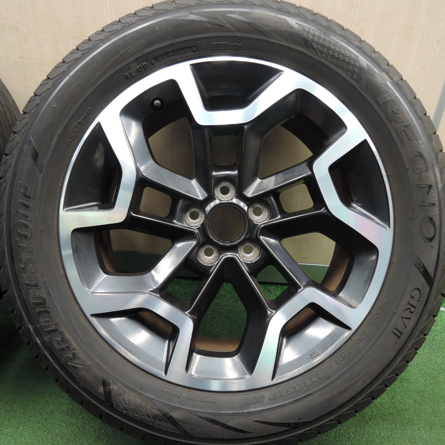 *送料無料* バリ溝！8.5分★スバル GP7 XV 純正 225/55R17 ブリヂストン レグノ GRV2 17インチ PCD100/5H★4022502HAノ