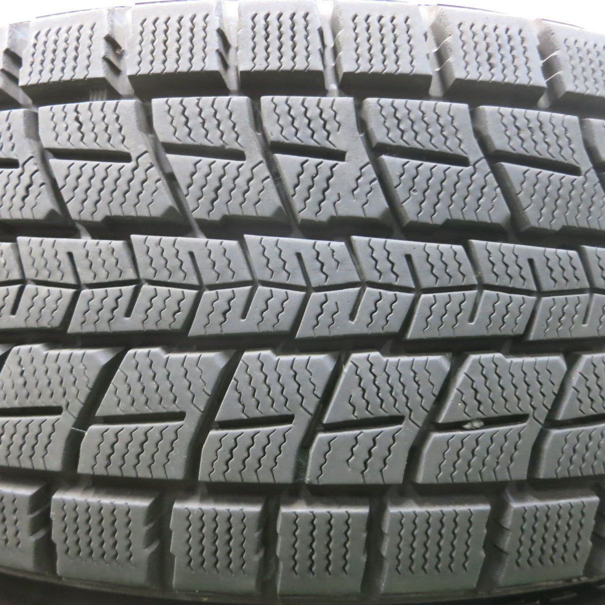 *送料無料*バリ溝！キレイ！9.5分★フォード エクスプローラー 純正 235/60R18 スタッドレス ダンロップ ウインターマックス SJ8 PCD114.3/5H★3111105イス