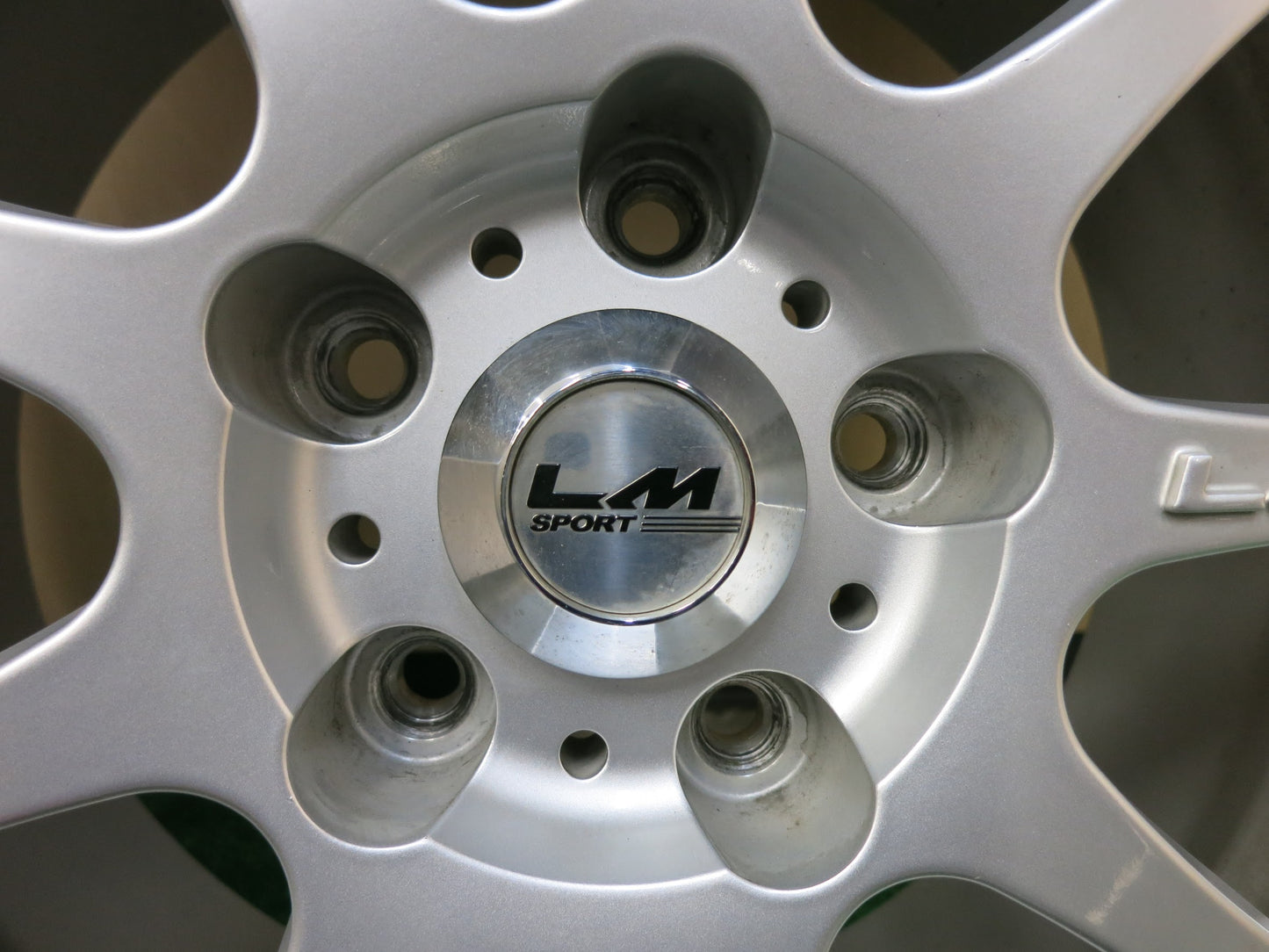 [送料無料]バリ溝！キレイ！9.5分★スタッドレス 215/55R17 ピレリ アイス ゼロ R LM SPORT LMスポーツ 17インチ PCD114.3/5H★3031101ヒス