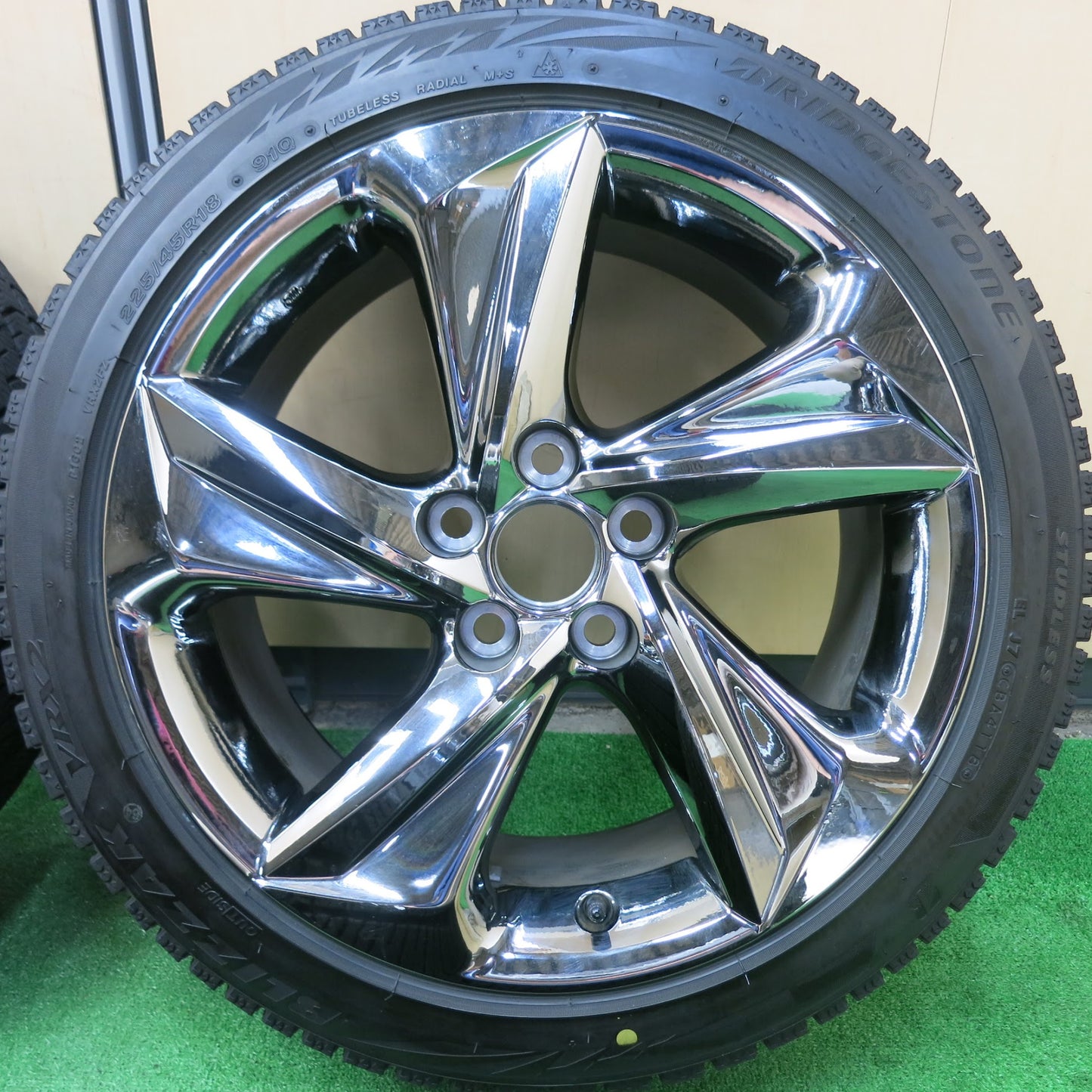[送料無料]バリ溝！9.5分★トヨタ 220系 クラウン RS 純正 225/45R18 スタッドレス ブリヂストン ブリザック VRX2 18インチ PCD114.3/5H★3051602ヒス