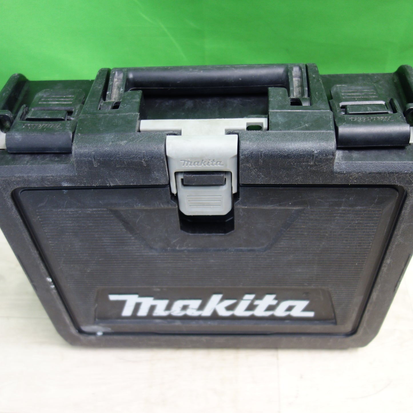[送料無料] バッテリ２個付き☆makita マキタ 充電式インパクトドライバ TD173D パープル 18V 6.0Ah 充電器 DC-18RF☆