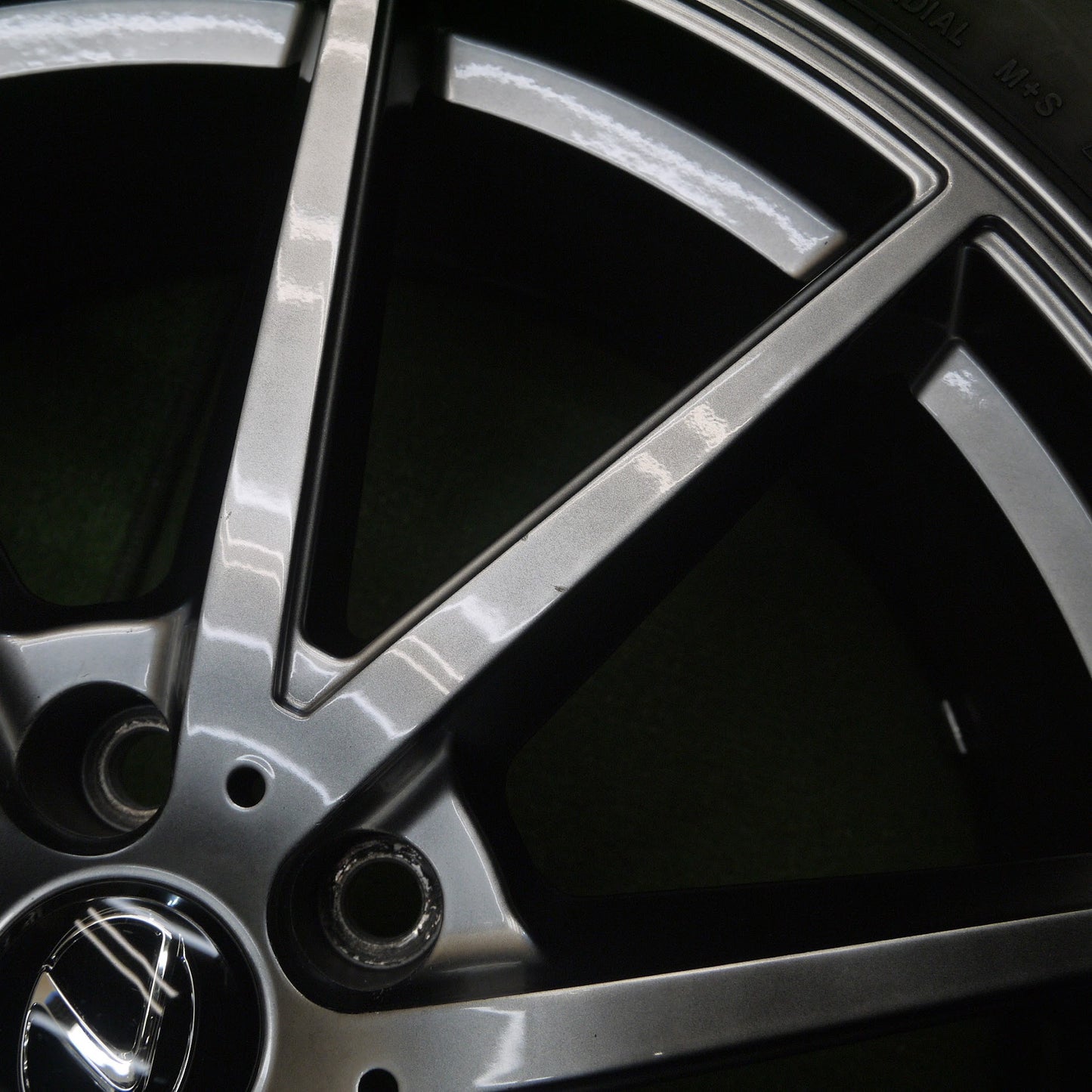 [送料無料]バリ溝！綺麗！9.5分★レクサス 等 LF SPORT 235/55R20 スタッドレス ブリヂストン ブリザック DM-V2 アルミ 20インチ PCD114.3/5H★3071704KKス