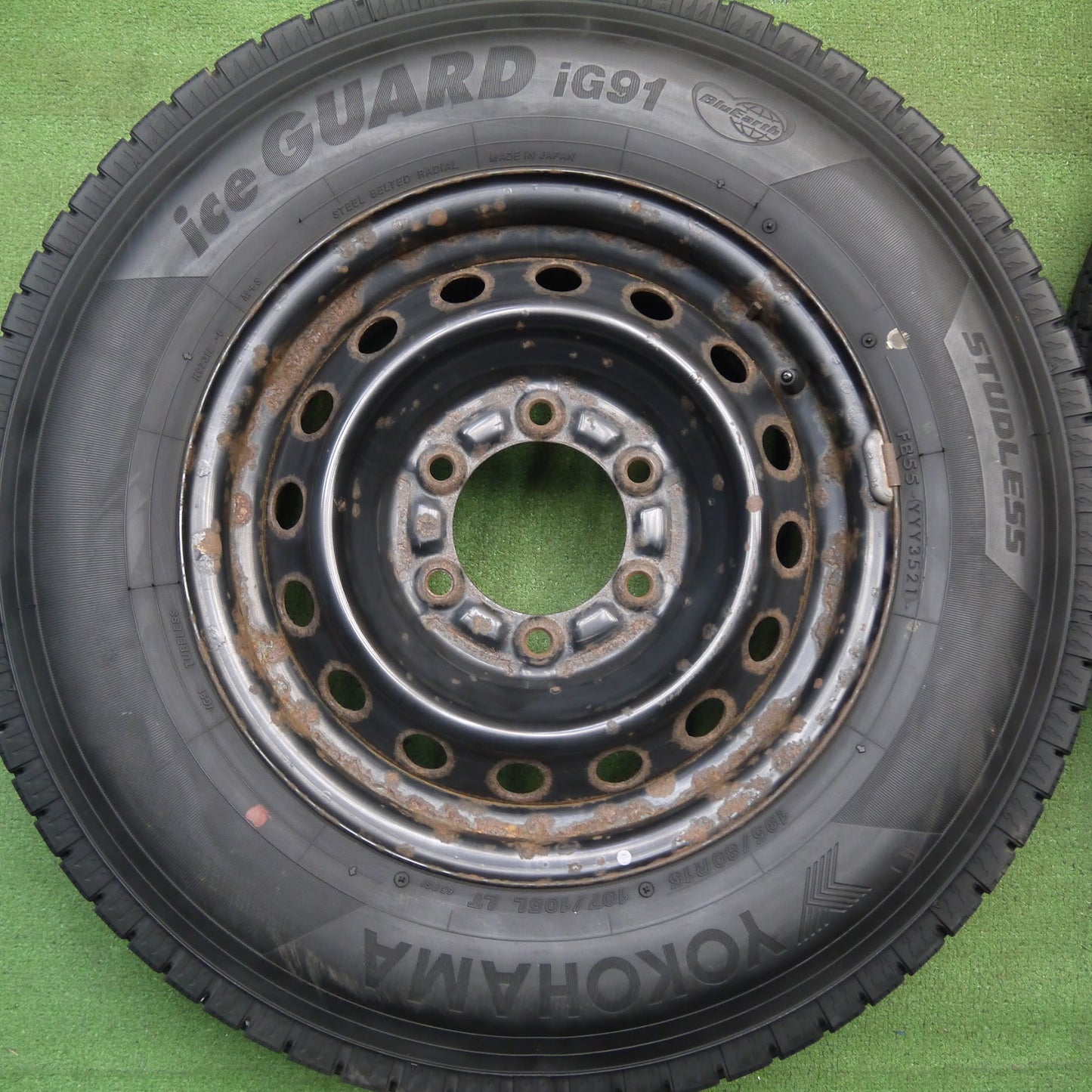 [送料無料]バリ溝！21年！9.5分★トヨタ ハイエース 純正 スチール 195/80R15 107/105L スタッドレス ヨコハマ アイスガード iG91 PCD139.7/6H★3070308Hス