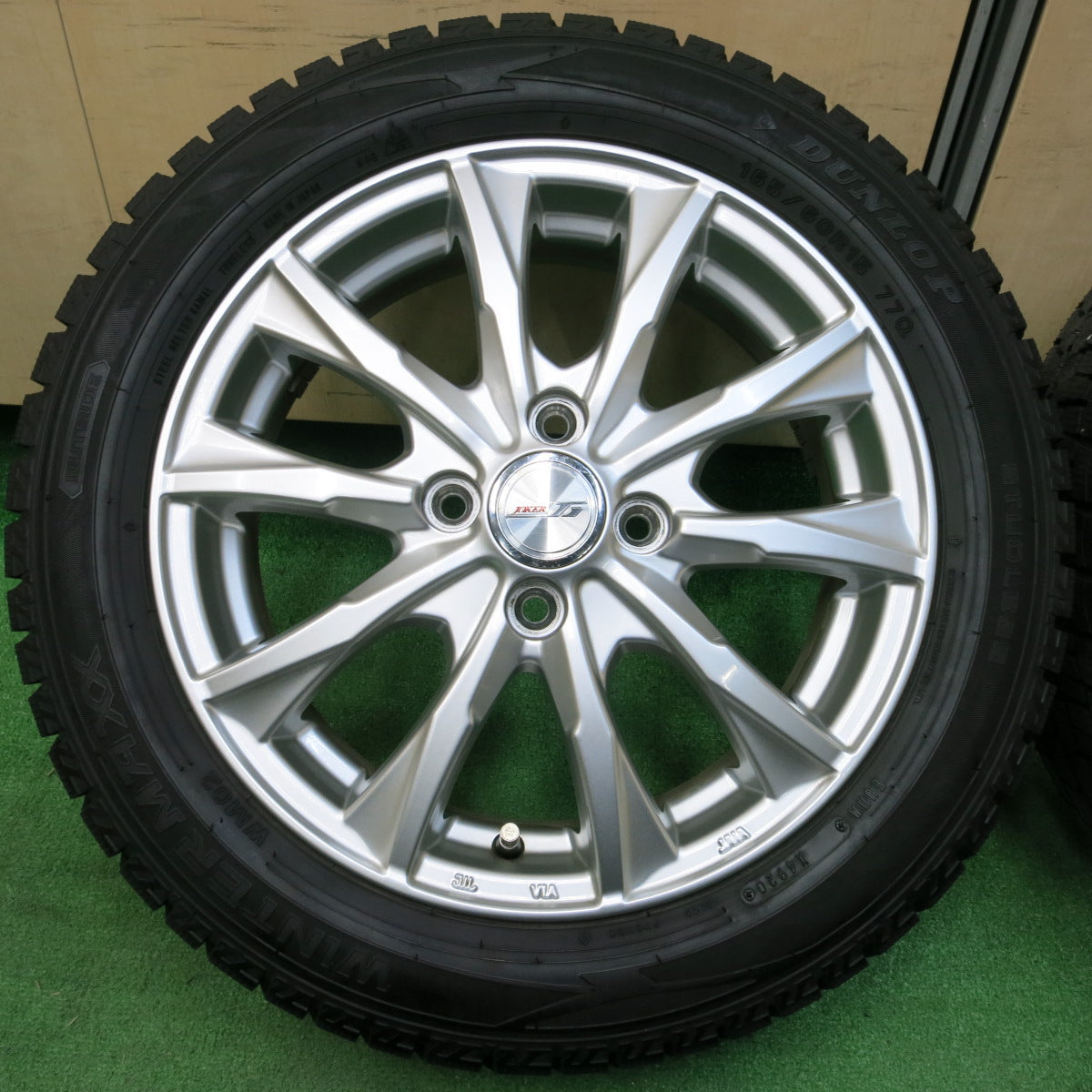*送料無料*バリ溝！20年！キレイ！ほぼ10分★スタッドレス 165/60R15 ダンロップ ウインターマックス WM02 JOKER ジョーカー 15インチ PCD100/4H★4011708イス