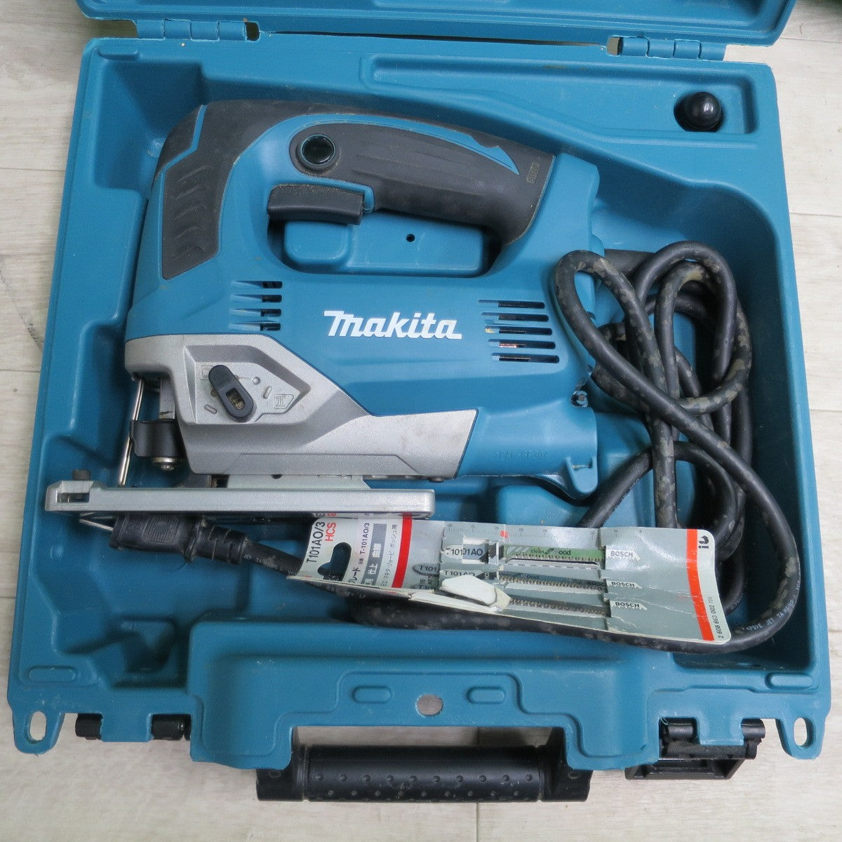 [送料無料] 付属品付☆マキタ ジグソー JV0600 電動 工具 切断機 電気 のこぎり ノコギリ☆