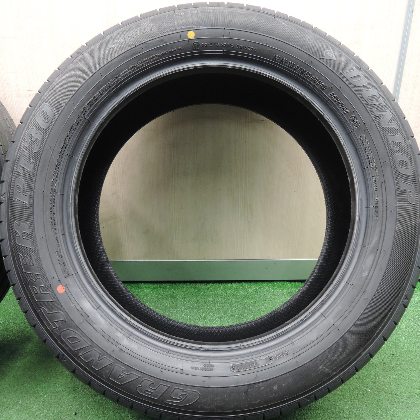 *送料無料*新車外し！21年★225/60R18 ダンロップ グラントレック PT30 タイヤ 18インチ ハリアー RAV4 等★3120904HAノタ
