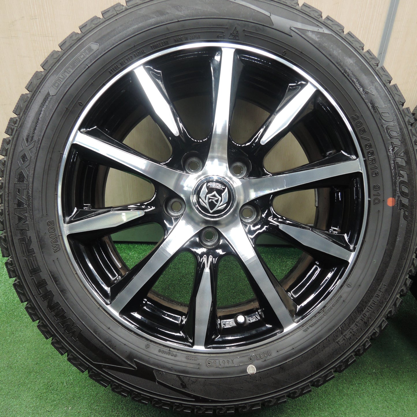 *送料無料*バリ溝！キレイ！9.5分★スタッドレス 205/55R16 ダンロップ ウインターマックス WM02 RiZLEY ライツレー 16インチ PCD114.3/5H★3121802TNス