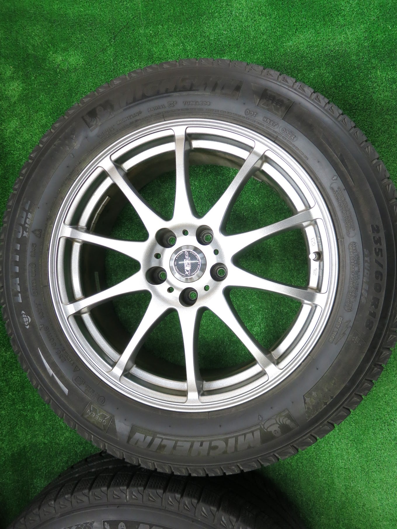 [送料無料]キレイ★スタッドレス 235/60R18 X CROSS SPEED PREMIUM ミシュラン LATITUDE X-ICE XI2 クロススピード 18インチ PCD114.3/5H★2092705ヒス