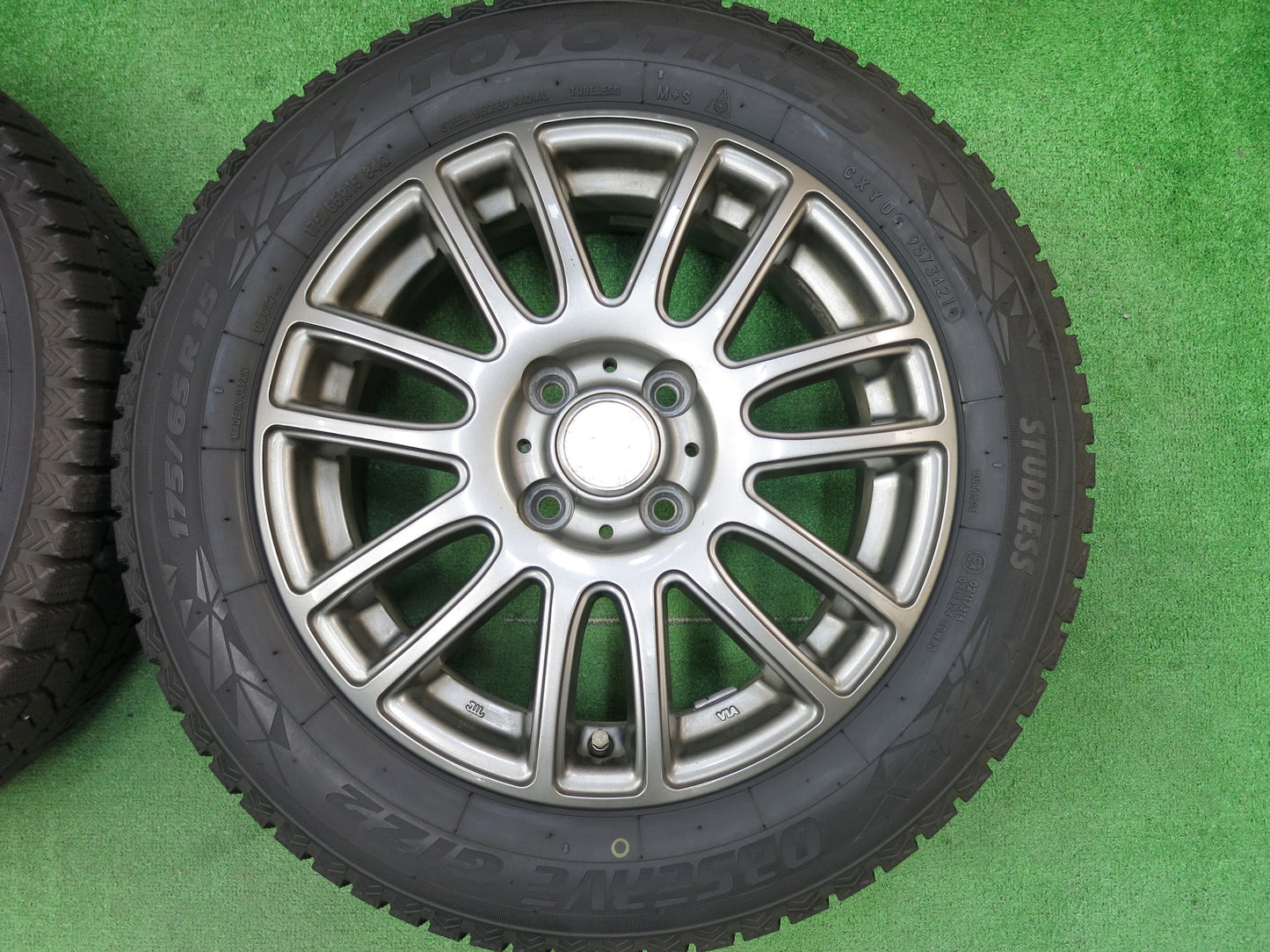 [送料無料]バリ溝！21年！ほぼ10分★スタッドレス 175/65R15 トーヨー オブザーブ GIZ2 Espider 社外 アルミ 15インチ PCD100/4H★3012107ヒス
