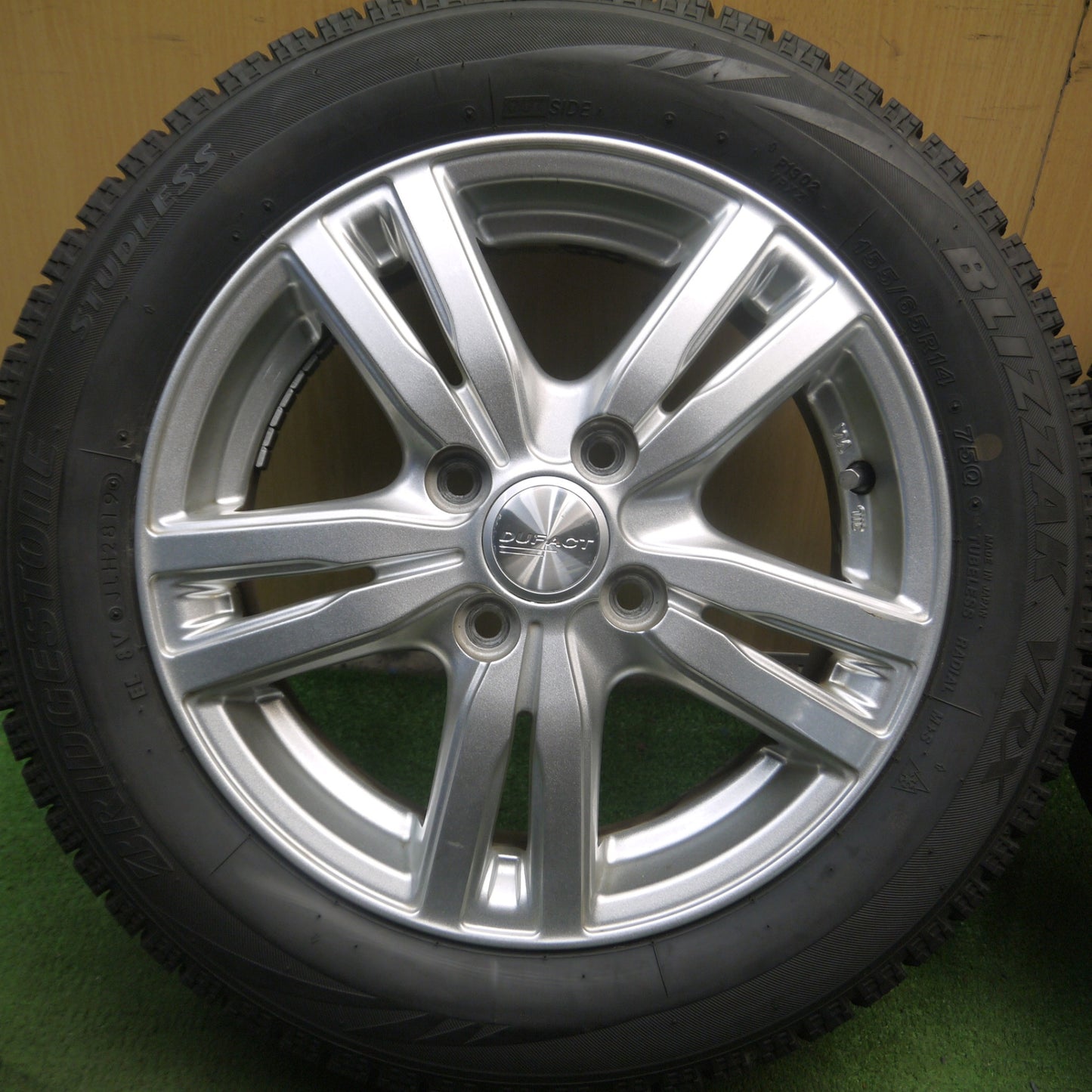*送料無料* バリ溝！キレイ！9.5分★スタッドレス 155/65R14 ブリヂストン ブリザック VRX DUFACT デュファクト 14インチ PCD100/4H★4020712Hス