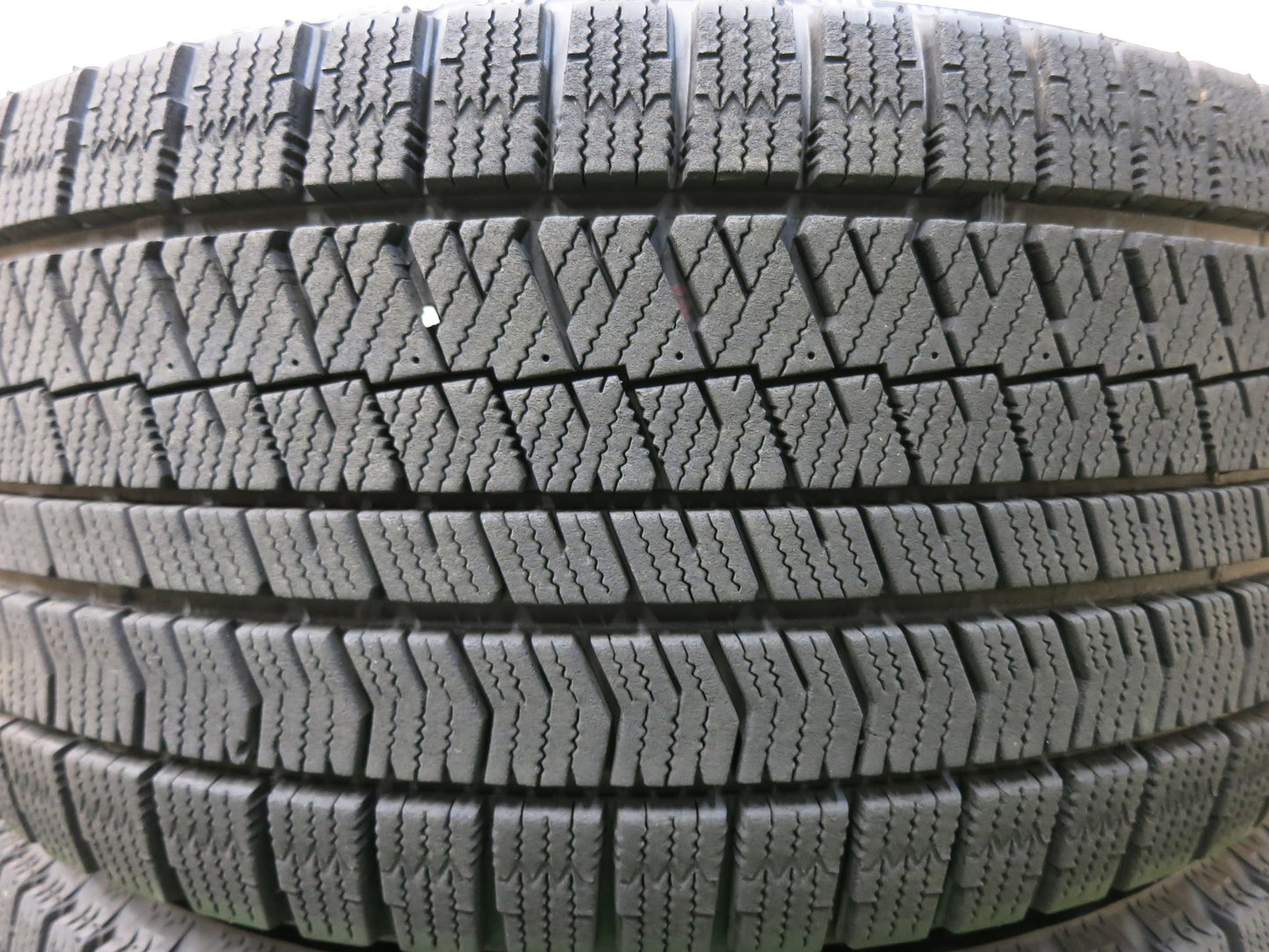 [送料無料]バリ溝！18年！美品！9.5分★ベンツ アウディ 等 BORBET CMA 245/45R17 スタッドレス ブリヂストン ブリザック VRX2 17インチ PCD112/5H★2121410ヒス