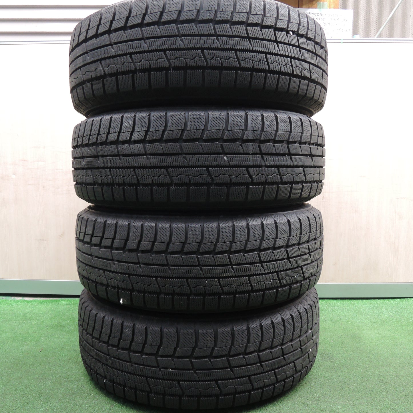 *送料無料*バリ溝！21年！キレイ！9.5分以上★スタッドレス 225/65R17 トーヨー ウインター トランパス TX Exceeder エクシーダー 17インチ PCD114.3/5H★3120914HAス