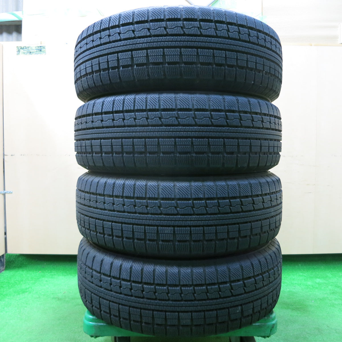 *送料無料*バリ溝！キレイ！9.5分★トヨタ CH-R 純正 215/60R17 スタッドレス トーヨー ウインター トランパス MK4α PCD114.3/5H CHR★3120504イス