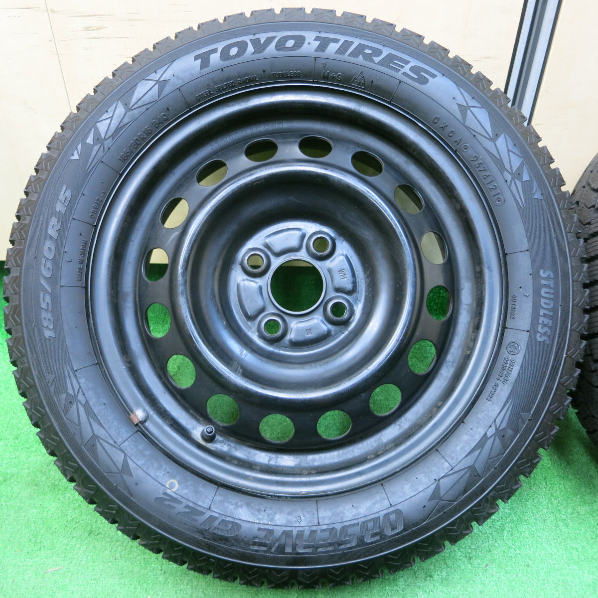 *送料無料*バリ溝！21年！ほぼ10分★スタッドレス 185/60R15 トーヨー オブザーブ GIZ2 スチール ホイール 15インチ PCD100/4H★3121303イス