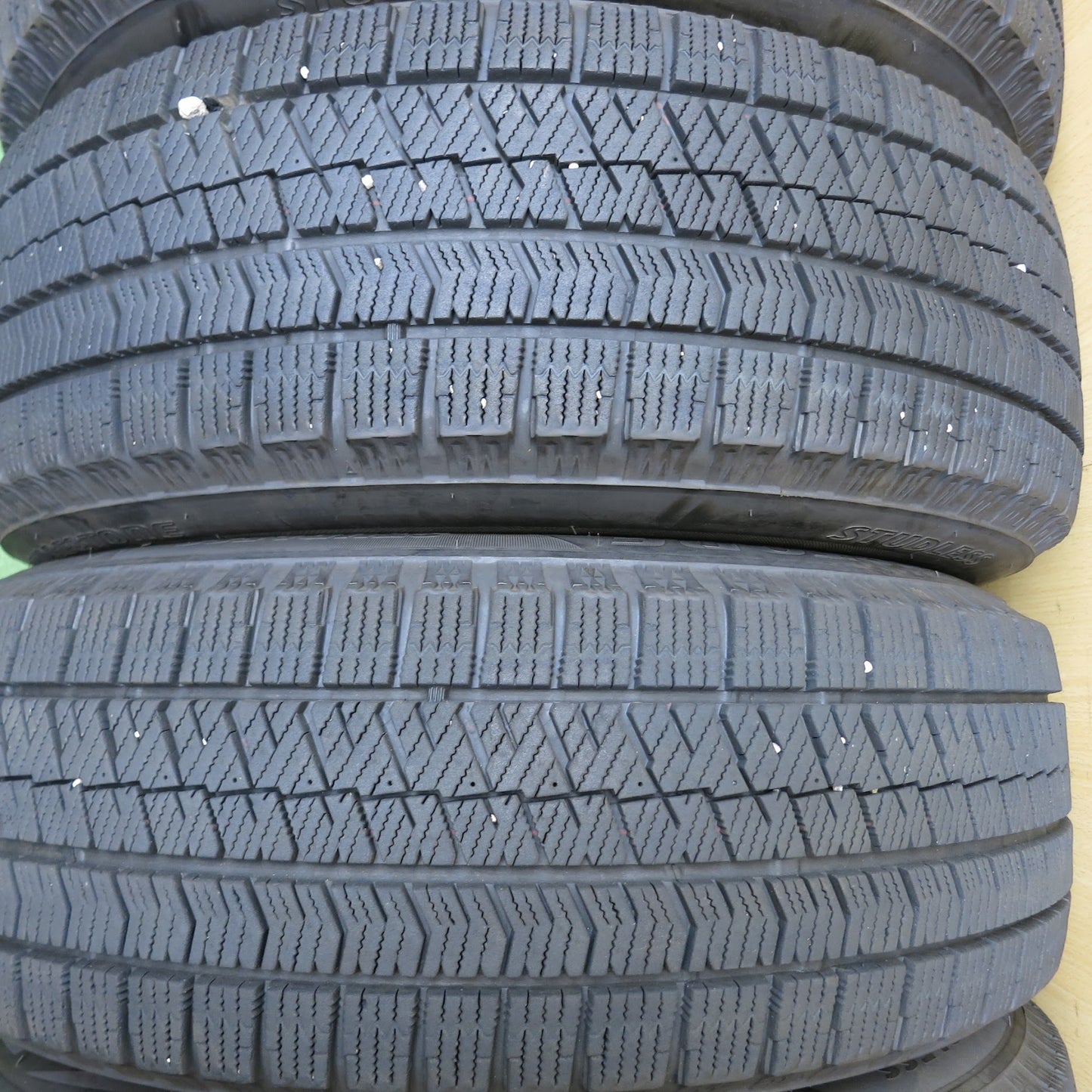 [送料無料]バリ溝！綺麗！9分★プリウス 等 195/65R15 スタッドレス ブリヂストン ブリザック VRX2 ECO FORME エコフォルム 15インチ PCD100/5H★3062312Hス
