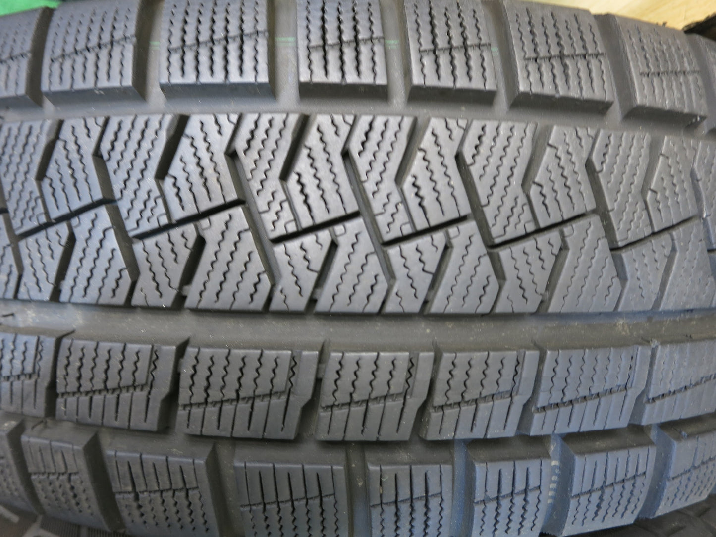 [送料無料]バリ溝！19年！キレイ！9分★スタッドレス 195/65R15 ピレリ アイスアシンメトリコ プラス X CROSS SPEED PREMIUM 15インチ PCD114.3/5H★2102404Hス