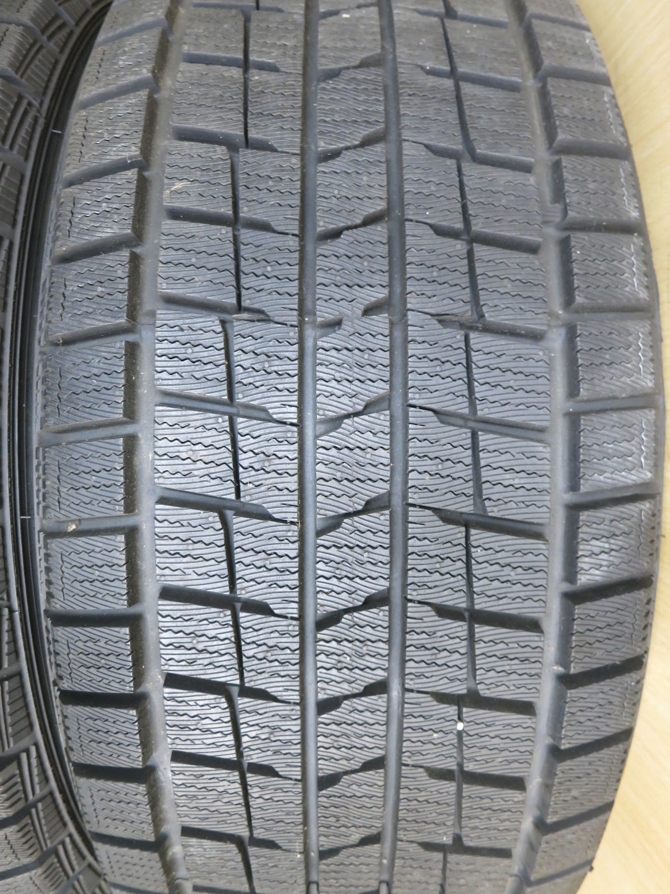 [送料無料]超バリ溝！ほぼ10分★レクサス LS 純正 245/45R19 スタッドレス ダンロップ DSX 19インチ PCD120/5H★0111109ヨス