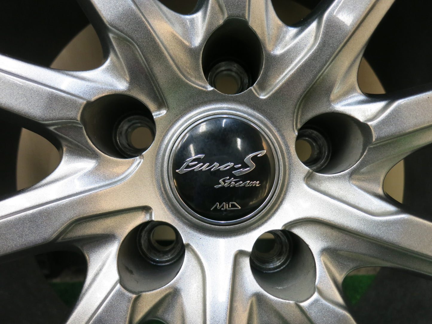 [送料無料]バリ溝！19年！キレイ！9.5分以上★スタッドレス 235/50R18 ダンロップ ウインターマックス WM01 Euro-S Stream MiD マルカ PCD114.3/5H★3022804ヒス