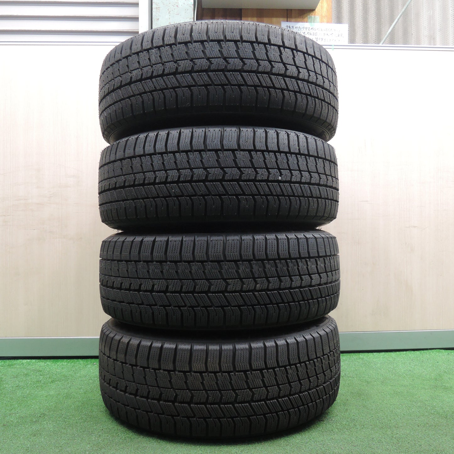 *送料無料*超バリ溝！22年！キレイ！ほぼ10分★BMW 等 Euro design 205/45R17 スタッドレス グッドイヤー アイスナビ8 ユーロデザイン 17インチ PCD112/5H★3120905NJス