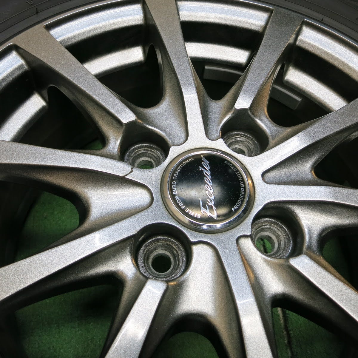 [送料無料]バリ溝！綺麗！9.5分★スタッドレス 175/65R14 ダンロップ ウインターマックス WM01 Exceeder HOTSTUFF エクシーダー 14インチ PCD100/4H★3070702イス