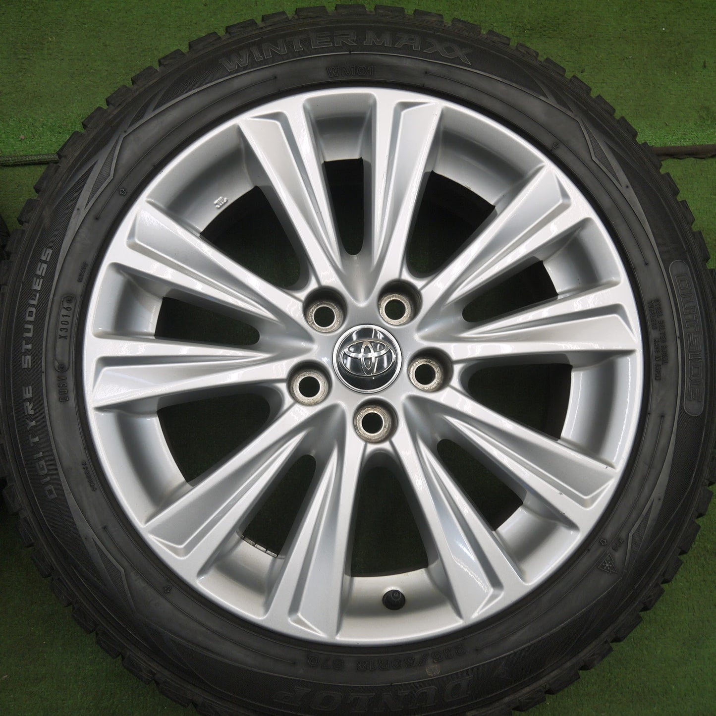 [送料無料]キレイ★トヨタ 30系 アルファード ヴェルファイア 純正 235/50R18 スタッドレス ダンロップ ウインターマックス WM01 PCD114.3/5H★3051205アス