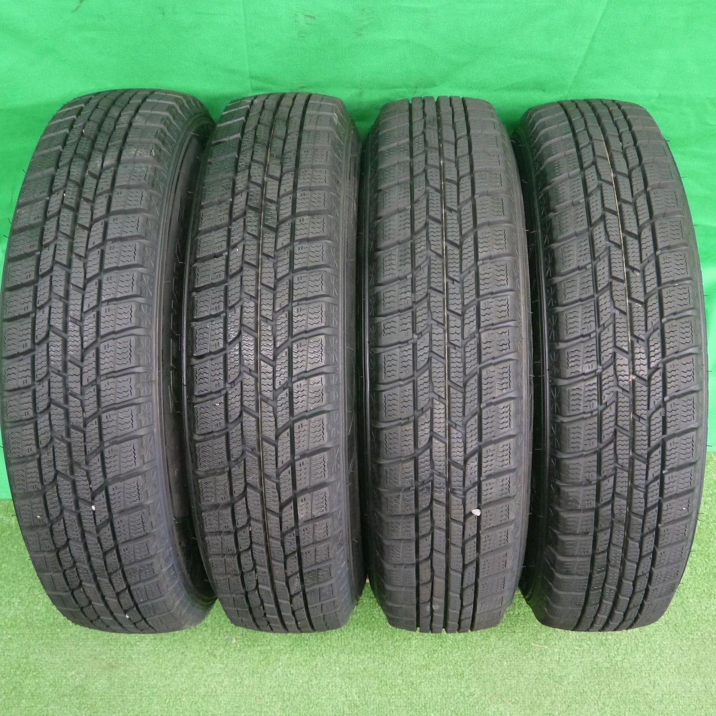 [送料無料]バリ溝！20年！9.5分以上★スタッドレス 145/80R13 グッドイヤー アイスナビ6 FOUR FORCE 社外 アルミ 13インチ PCD100/4H★3062404ヌス