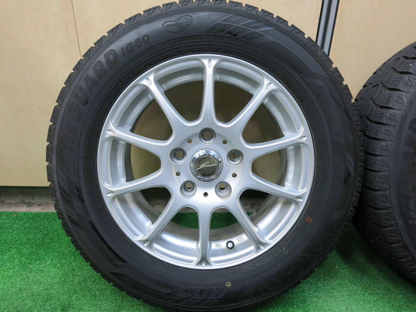 [送料無料]バリ溝！9分★スタッドレス 195/65R15 ヨコハマ アイスガード iG60 Schneider シュナイダー 15インチ PCD114.3/5H★2122302ヒス