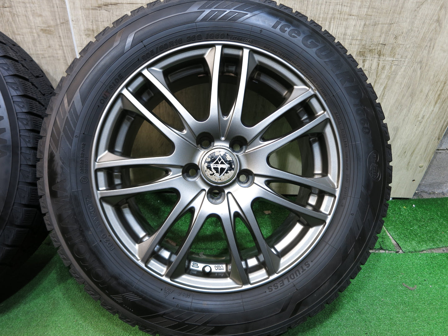 [送料無料]バリ溝！9.5分★スタッドレス 205/60R16 ヨコハマ アイスガード iG60 VELVA weds ヴェルヴァ 16インチ PCD100/5H★2102107Hス