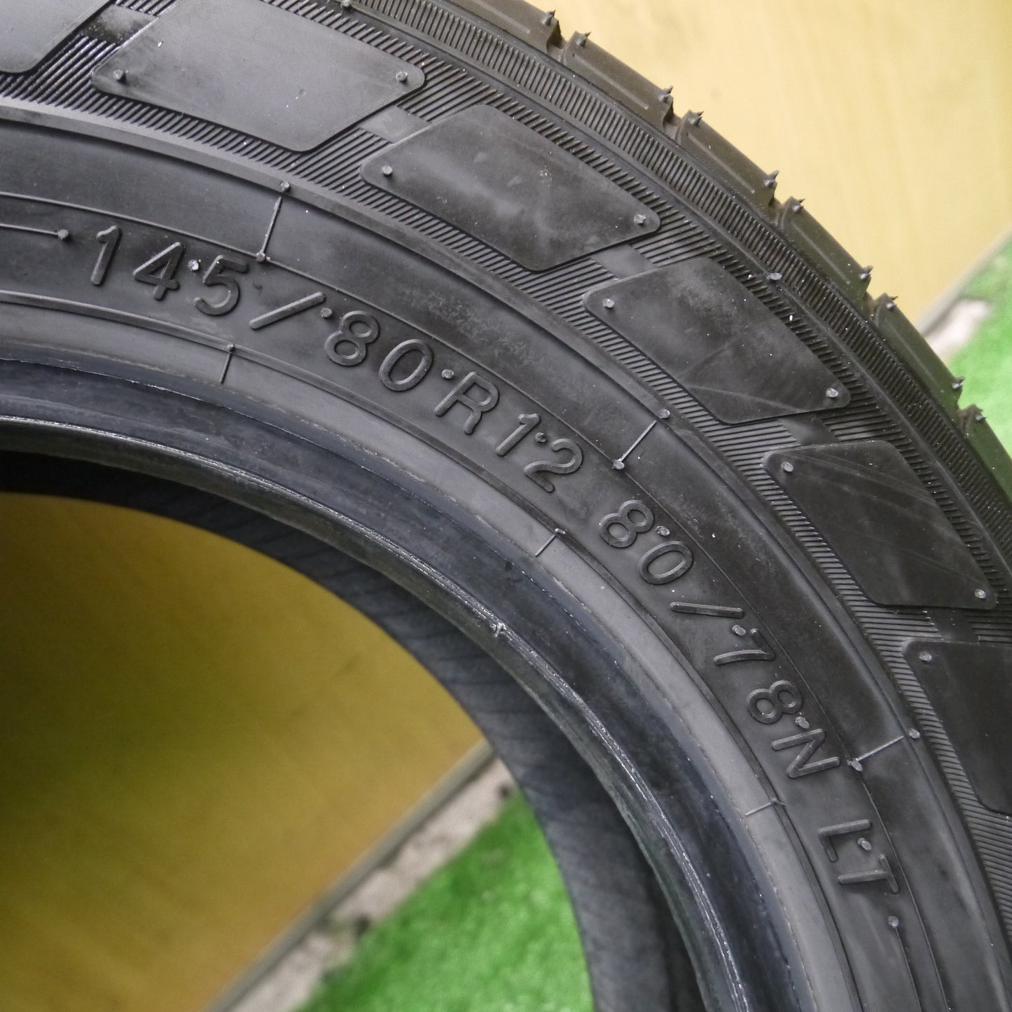 *送料無料*新車外し！23年★145/80R12 80/78N ヨコハマ BluEarth-Van RY55 タイヤ 12インチ 小型 トラック バン 等★3122709Hノタ