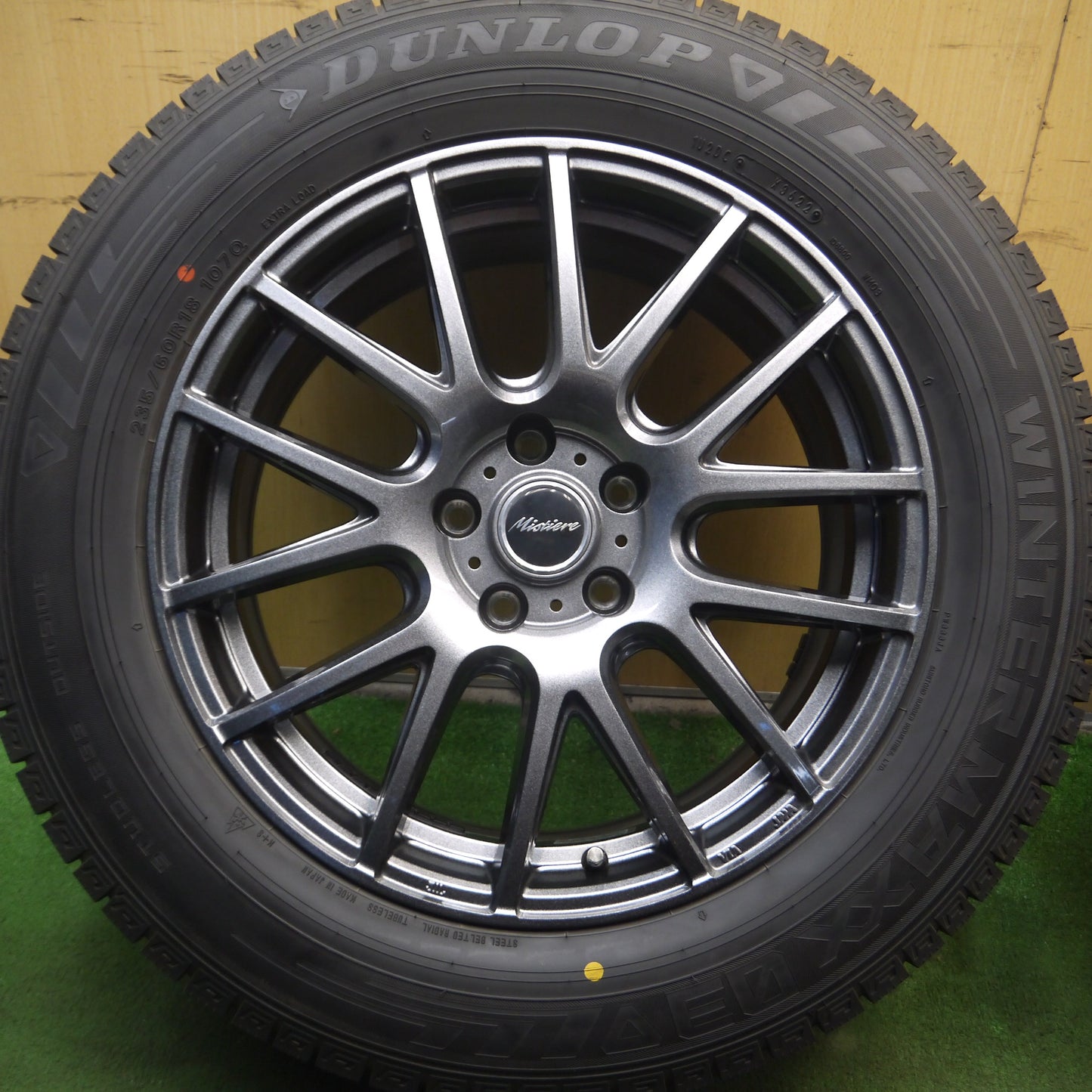 *送料無料*バリ溝！22年！キレイ！9.5分★スタッドレス 235/60R18 ダンロップ ウインターマックス03 Mistiere ミスティーレ 18インチ PCD114.3/5H★3120107Hス