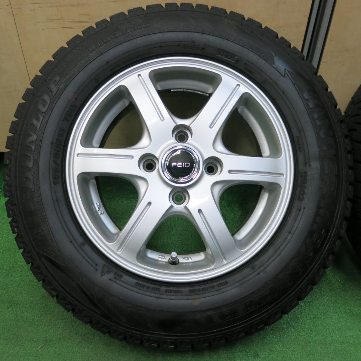 *送料無料*超バリ溝！22年！キレイ！ほぼ10分★スタッドレス 155/80R13 ダンロップ ウインターマックス WM02 FEID 13インチ PCD100/4H★3122511イス