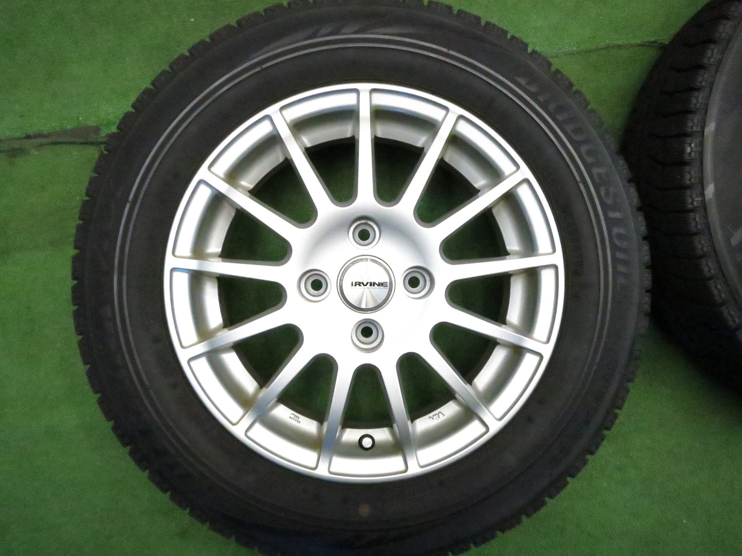 [送料無料]バリ溝！19年！綺麗！9.5分★ワーゲン up 等 IRVINE 165/70R14 スタッドレス ブリヂストン ブリザック VRX アーヴィン PCD100/4H★3011001Hス