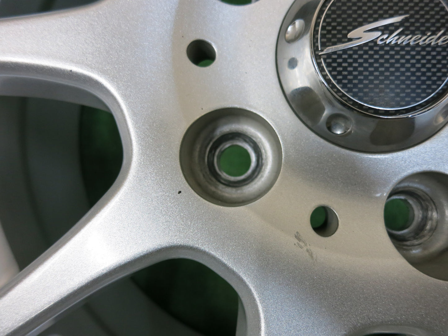 [送料無料]バリ溝！9分★スタッドレス 195/65R15 ヨコハマ アイスガード iG60 Schneider シュナイダー 15インチ PCD114.3/5H★2122302ヒス