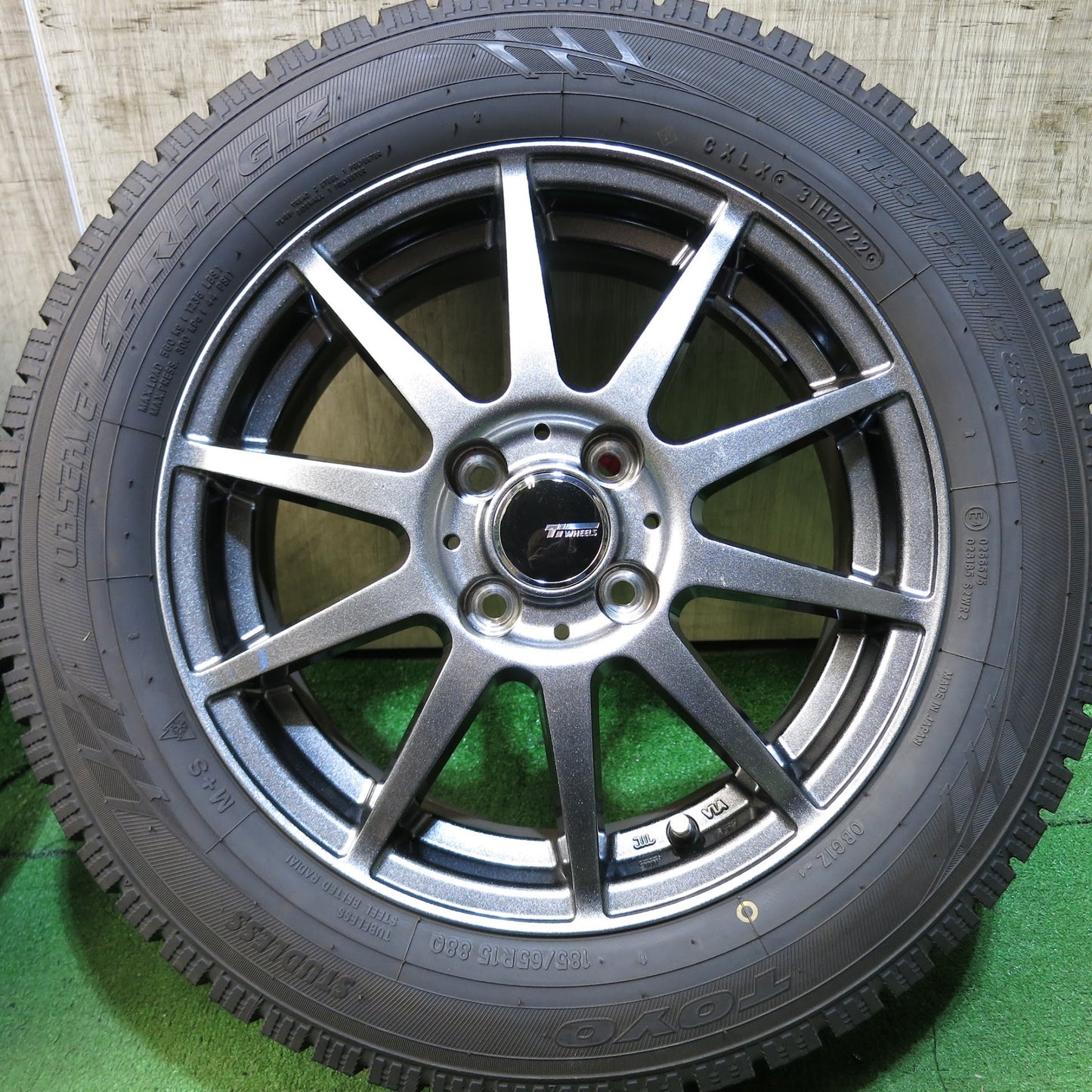 [送料無料]超バリ溝！22年！ほぼ10分★スタッドレス 185/65R15 トーヨー オブザーブ ガリット GIZ Ti WHEELS 15インチ PCD100/4H★3041705Hス