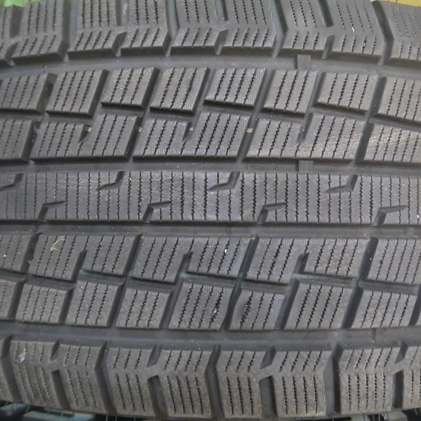 *送料無料*バリ溝！22年！キレイ！9.5分以上★スタッドレス 265/60R18 ホワイトレター グリップマックス GRIPICEX SUV B-MUDK 18インチ PCD139.7/6H★3120110Hス